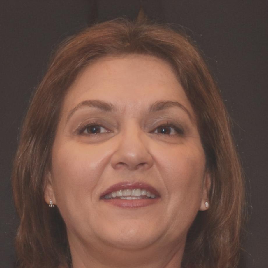 Sari Dewi, pemilik toko retail